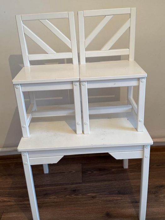 Стол детский и стулья