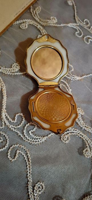 Старинные шкатулки из серебра и оргстекло