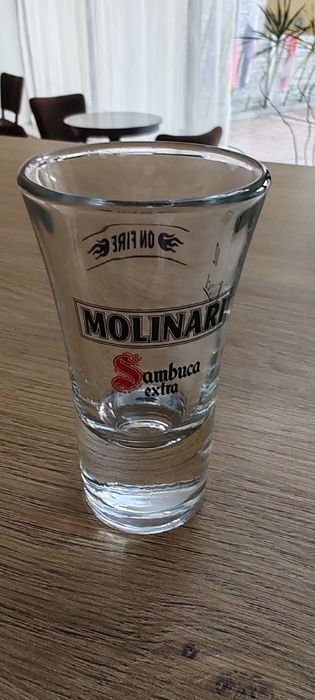 Set de cești și shoturi molinari