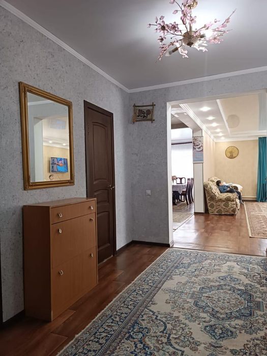 Продается дом 10 комнат 240 м