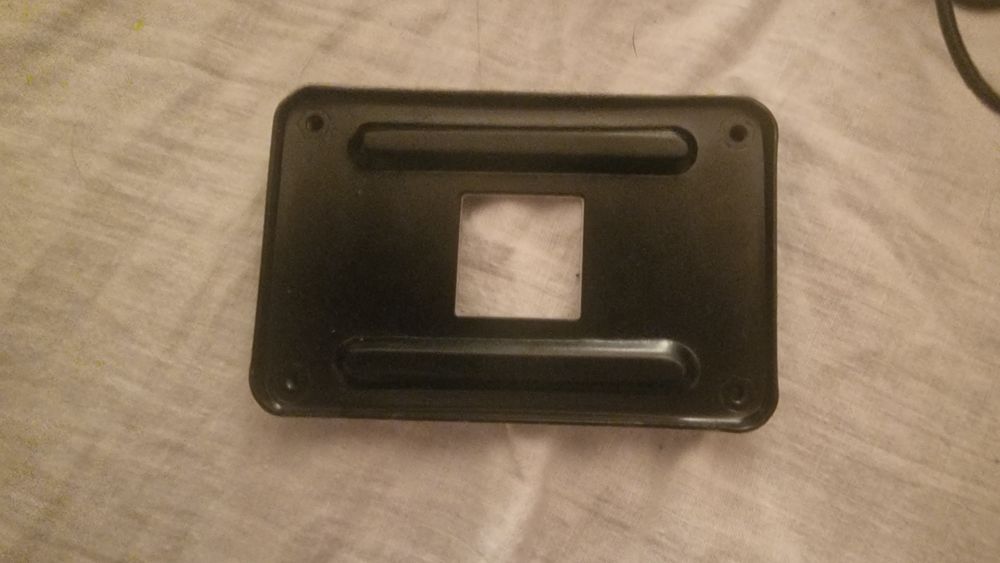 Vând backplate metal