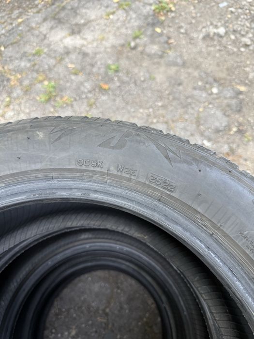 Продавам гуми  205/55R16 Bridgestone Blizzak LM005