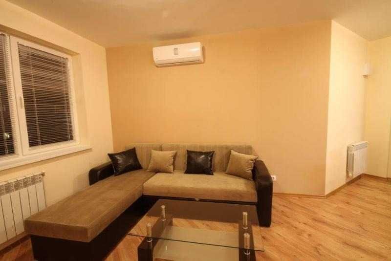 Дава се под наем Едностаен апартамент в София, Младост 4 - 44 кв.м за 320 € - Снимка #1