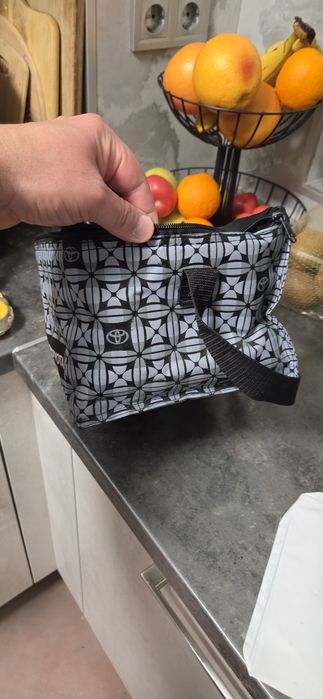 Топло,студена изолираща чанта Тойота