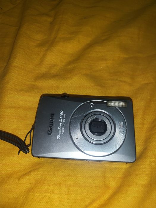 Фотоапарат Canon