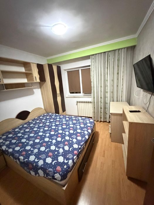 Inchiriez apartament cu 2 canere Lenin Sud