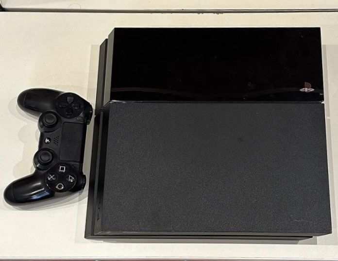 ЕКСЛУЗИВНО! Playstation 4 500GB + игри Bundle