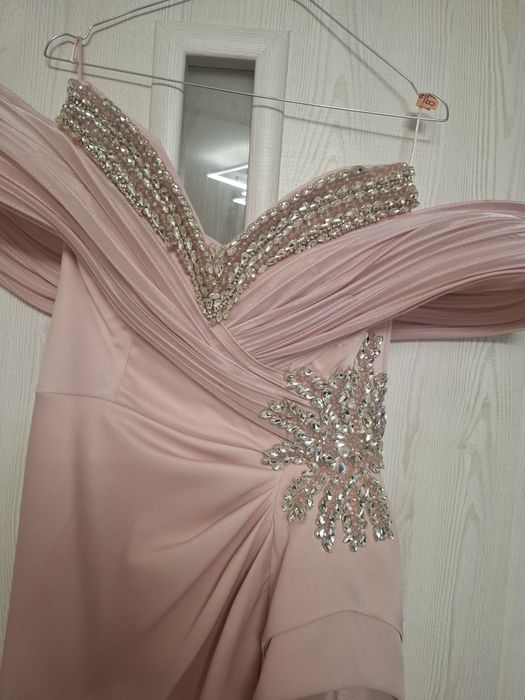 Vând rochie eleganta mărimea 38 - M