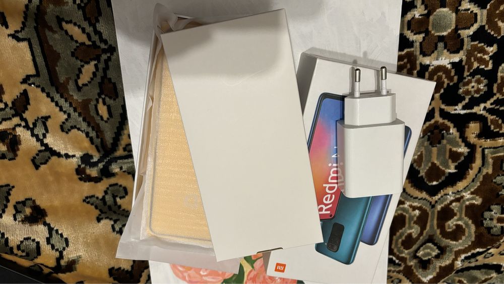 Redmi note 9 4/128 зеленый цвет, полный комплект