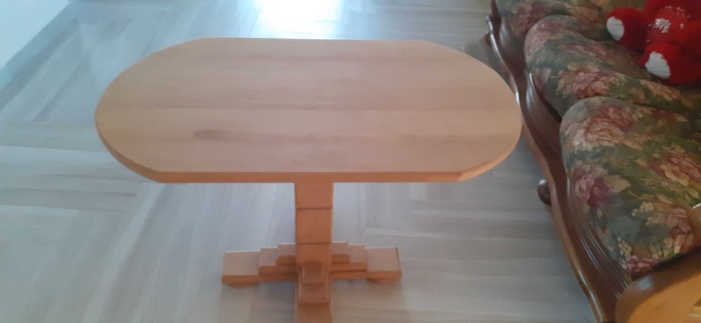 Masuta mica din lemn masiv de fag