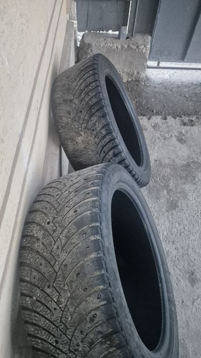 Зимние шины 235/45/18р