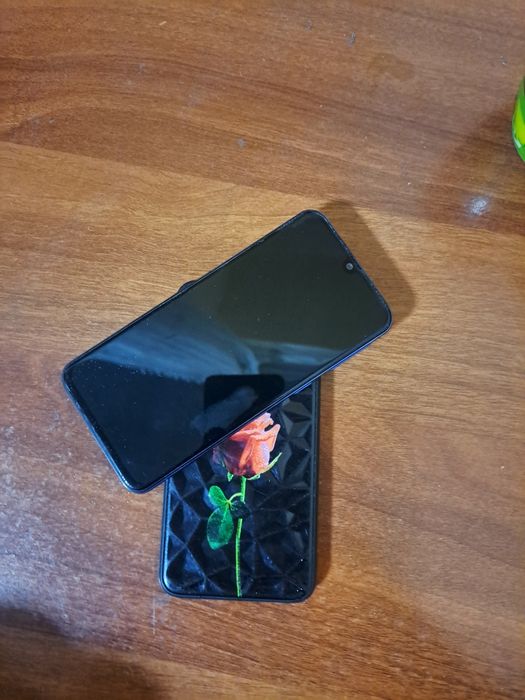 Samsung A040 sotiladi