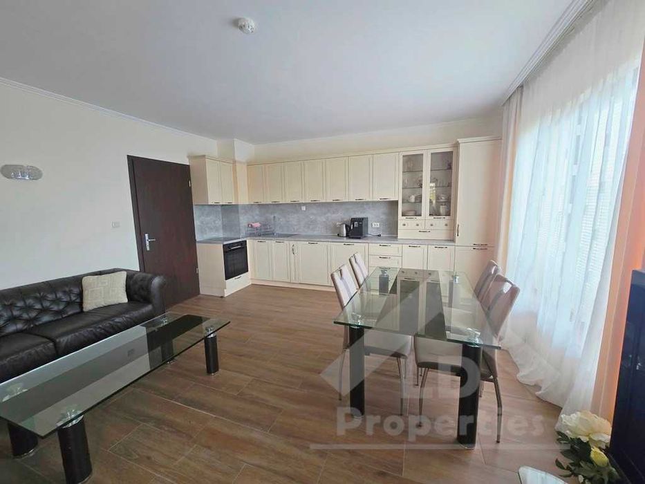 Апартамент с две спални в затворен комплекс в Златни пясъци