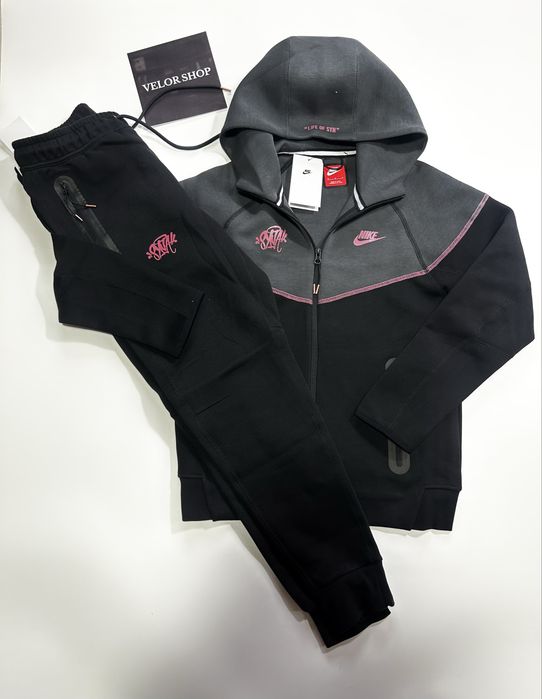 Tech Fleece x Syna World