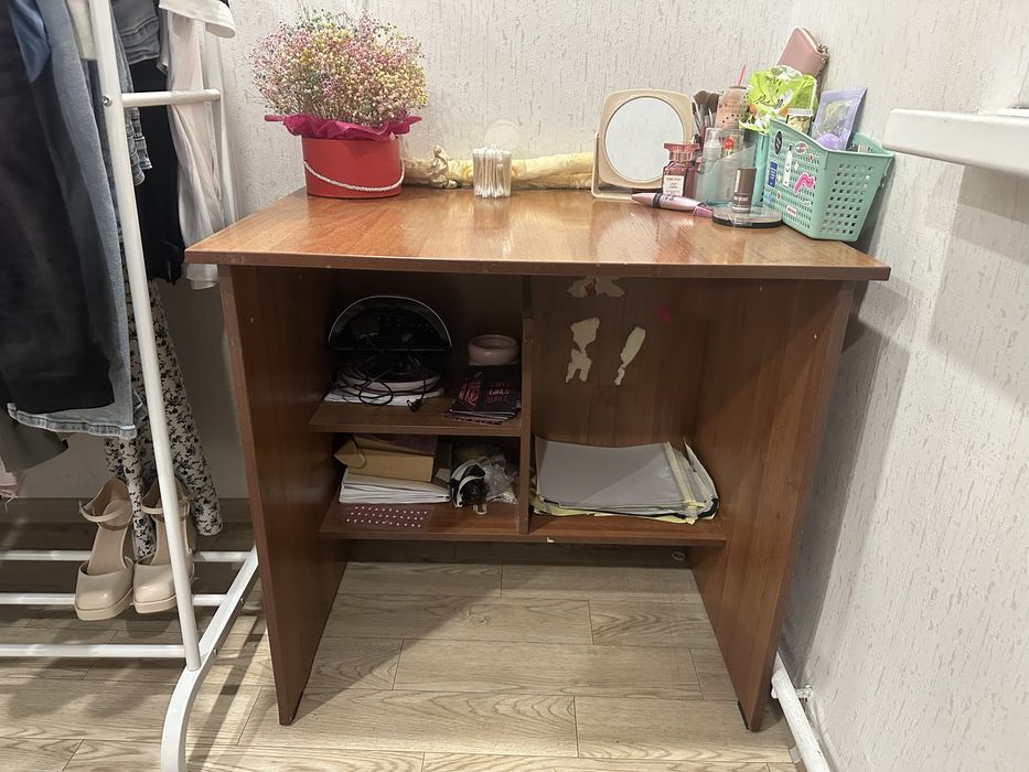 Продам кровать вместе со столом