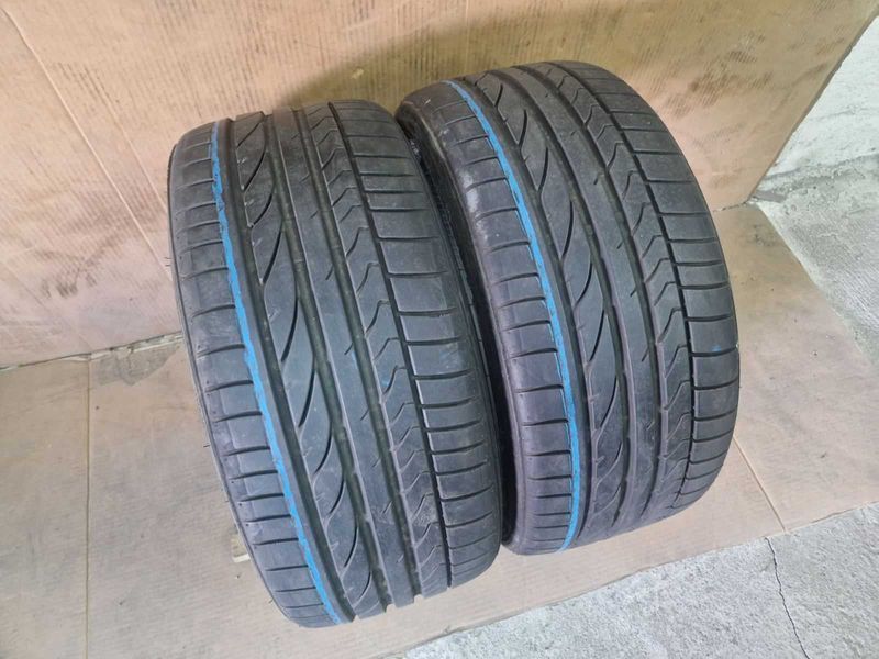 2 Bridgestone R19 235/35
летни гуми 
DOT2118