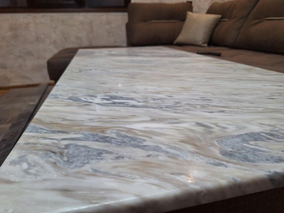 Холна маса (дърво и мрамор)