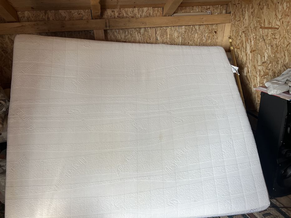 Pat lemn masiv+saltea