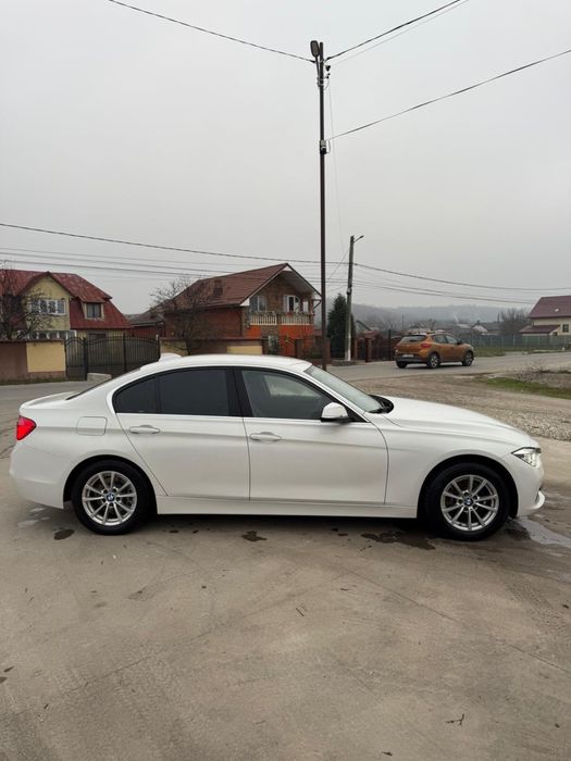 BMW Seria 3 F30 318i