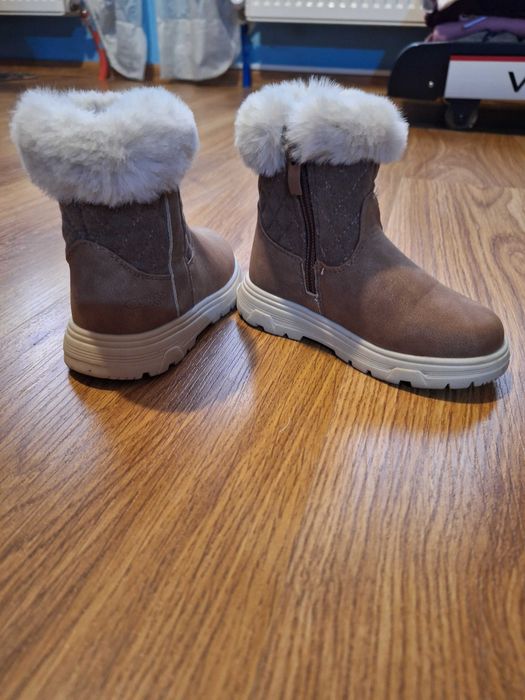 Зимни боти за момиче обути веднъж само размер 23