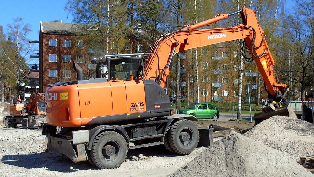 Колесный экскаватор Hitachi ZX170W-5A