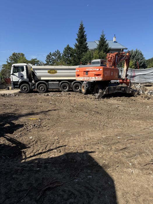 Inchiriere excavator 22 to pe roti, 14 to pe senile cauciuc, Cilindru