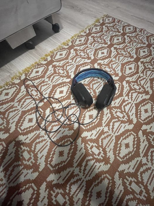 Casti Gaming Logitech G335