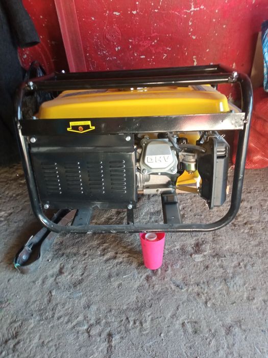 Генератор бензиновый -электростанцию 5,5/кВт