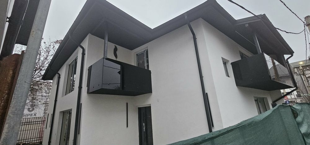 Casã Brâncoveanu lânga parc