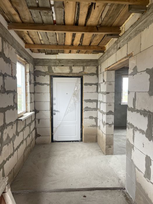 Продам не достройный дом