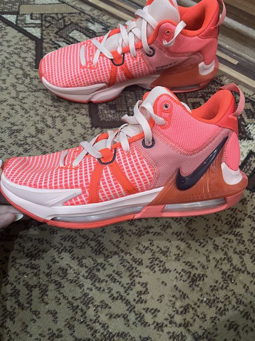 Nike Witness VII