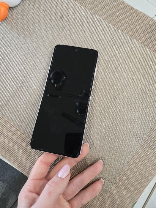 Смартфон Samsung Galaxy Z Flip5, 8GB RAM, 256GB, 5G, Lavender