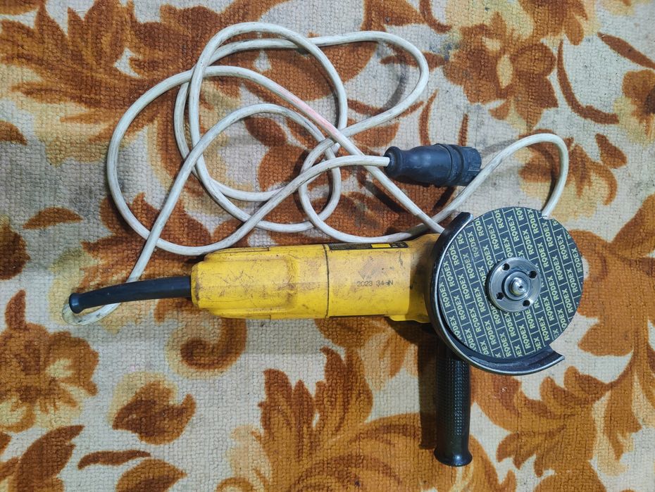 Продам болгарку DeWalt 125 мм