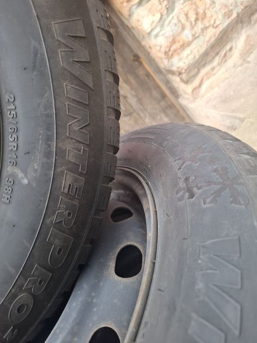 16,VW-Нови зимни гуми+джанти-215/65/16