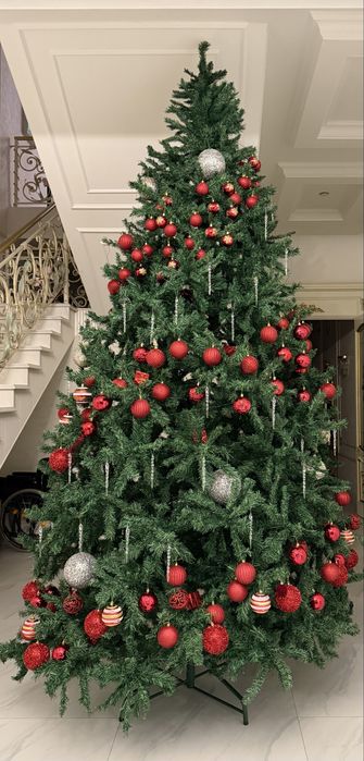 Продам елку 3.4 метра высотой