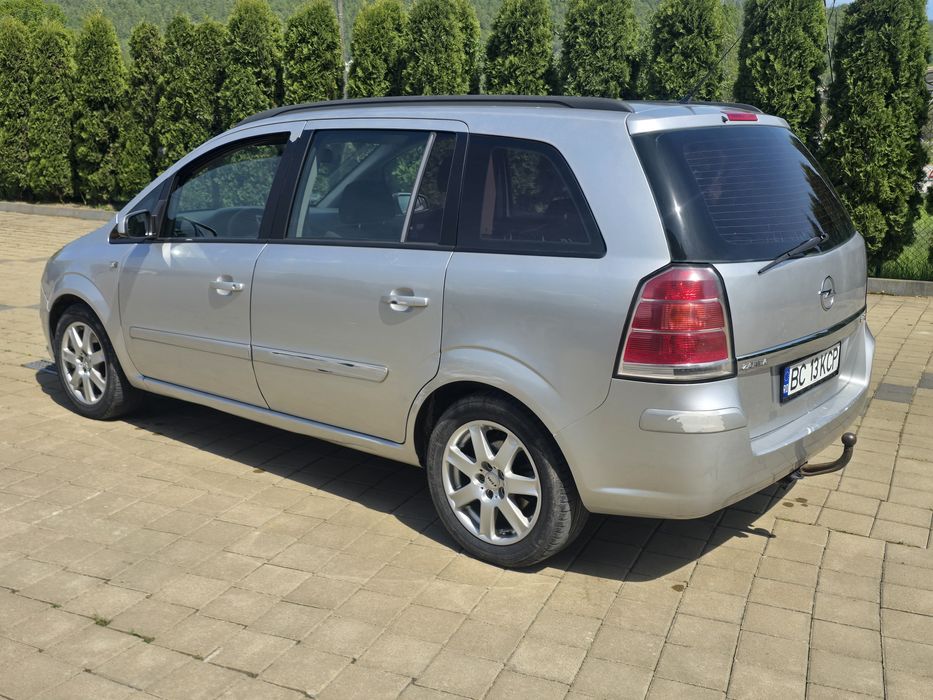 Vând Opel Zafira B 7 locuri