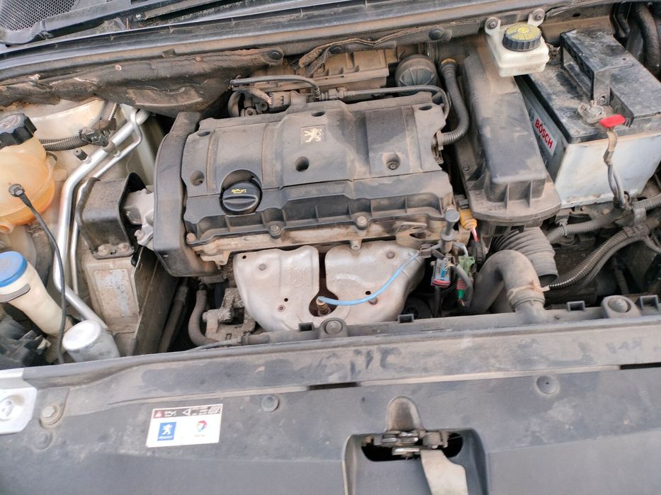 Dezmembrari  Peugeot 307  2000  > 0000 1.6 16V Benzina