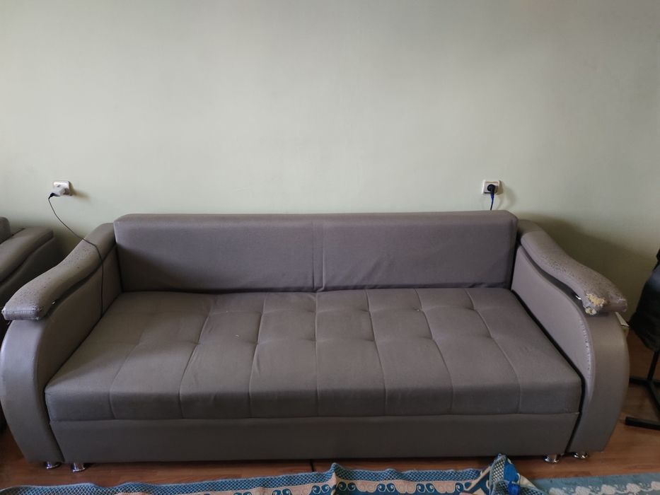 ПРОДАЕМ диван+ кресло