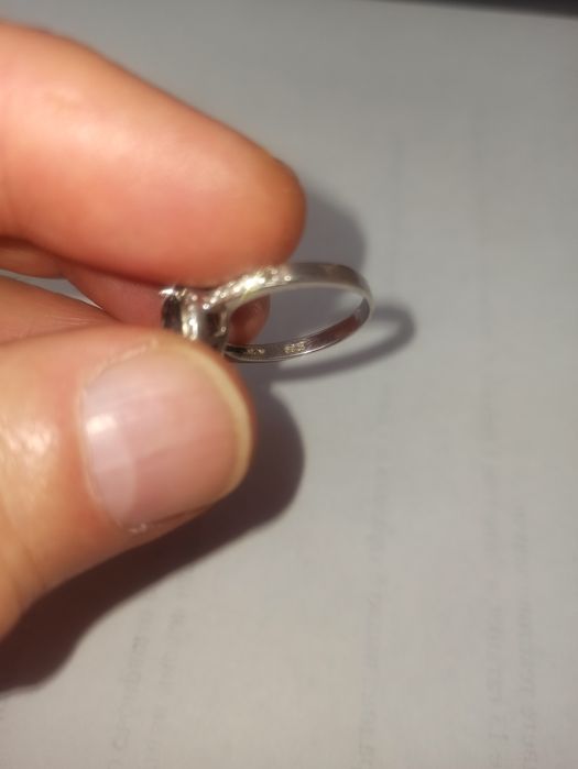 Продавам сребърен пръстен с камък Мистик Топаз - 52 размер