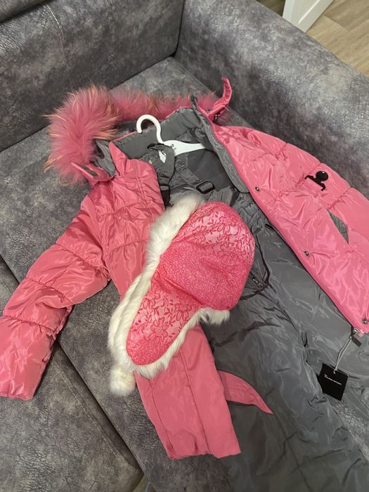 Продам комбинезон для девочки