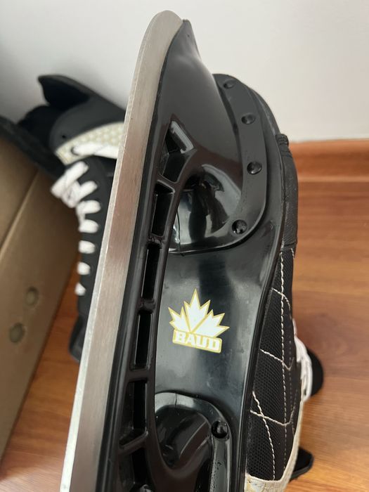 Продам коньки 45 размер