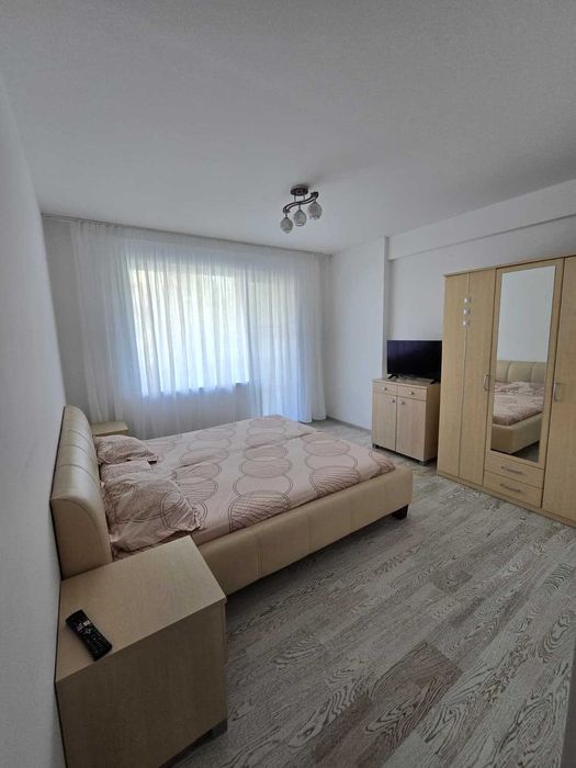 Garsonieră de închiriat – Complet utilată + Loc de parcare inclus (Zona Consul)