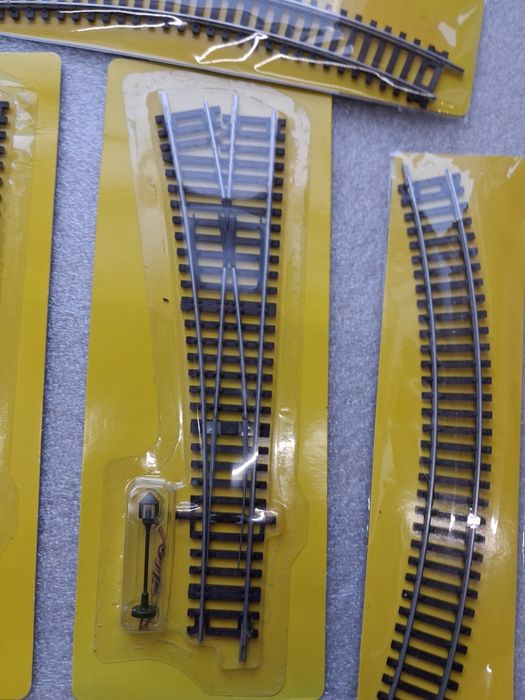 Lot macaze+sine revista trenulet electric scara H0