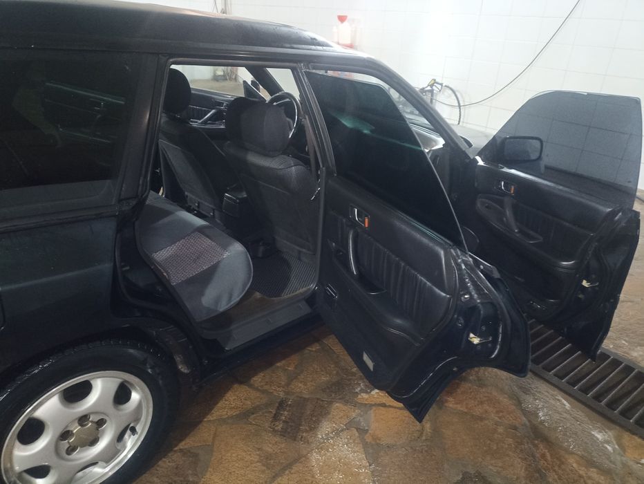 Субару легаси универсал