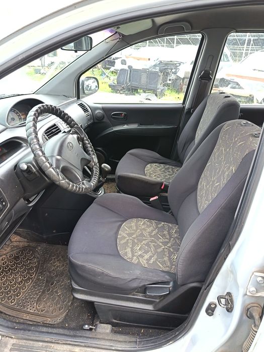 Hyundai Matrix 1.5 CRDi  82 к.с. 2003г. Хюндай Матрикс 1.5црди НА ЧАСТИ!!! 

Автомобилът  се продава САМО НА ЧАСТИ!!! 

Налични части:

Двигател