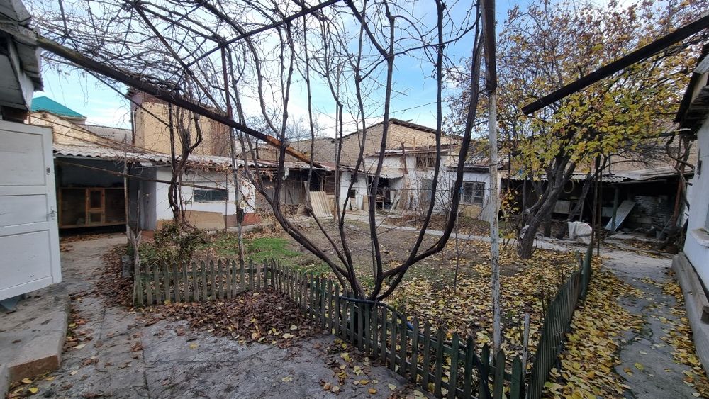 Продается дом 4 соток 6 комнат фасад дома 20 метров. Ориентир Гелён.