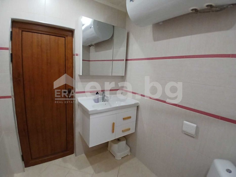 Продава се Тристаен апартамент в Варна, Погреби - 87 кв.м за 1816 €/кв.м - Снимка #9