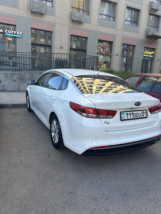 Kia k5.