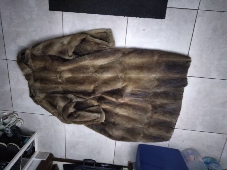Haina de blană  în stare bună