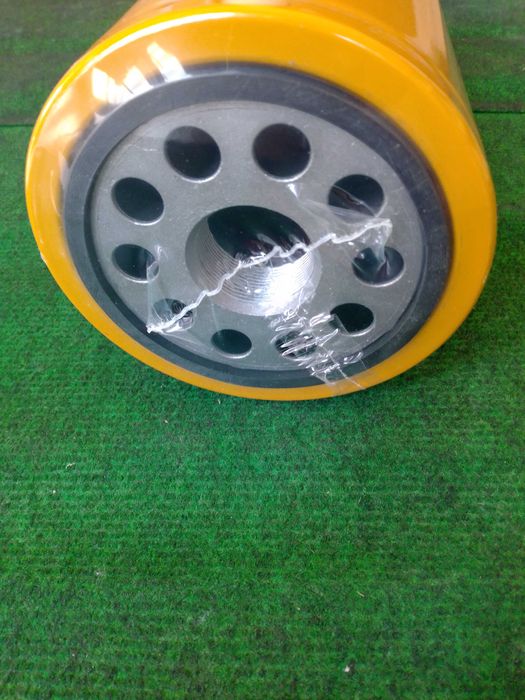 Продавам маслен филтър CAT 272-1788
